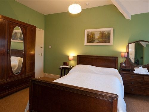 Bed and Breakfast Ardwyn House Лланвртид-Уэлс Экстерьер фото
