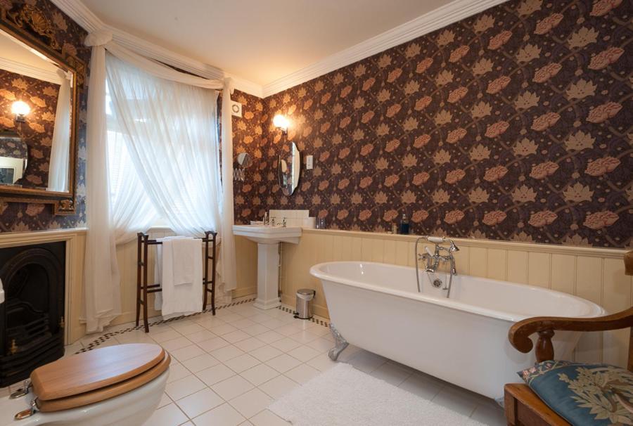 Bed and Breakfast Ardwyn House Лланвртид-Уэлс Номер фото