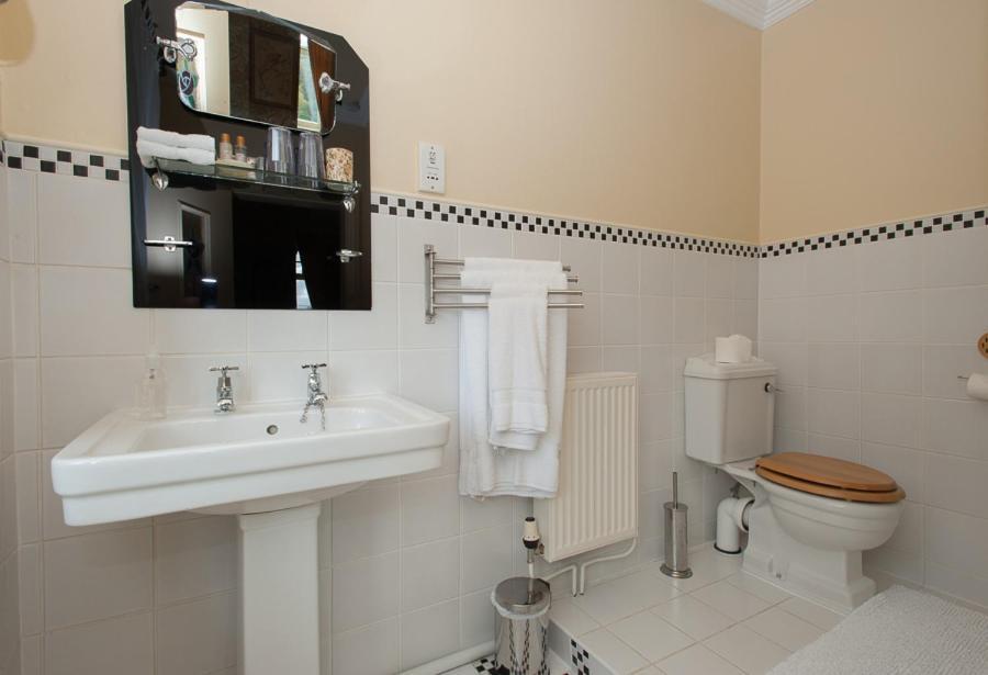 Bed and Breakfast Ardwyn House Лланвртид-Уэлс Номер фото