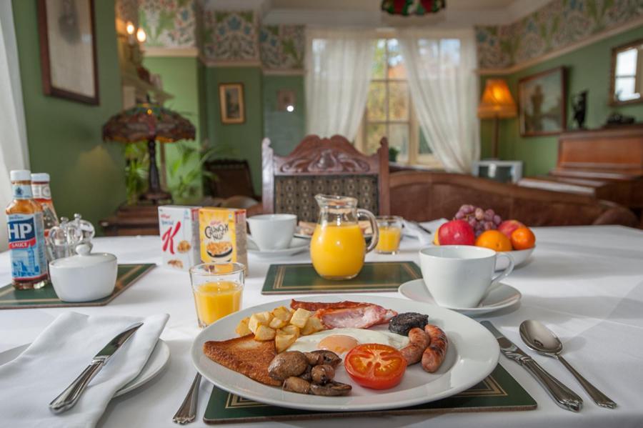 Bed and Breakfast Ardwyn House Лланвртид-Уэлс Экстерьер фото